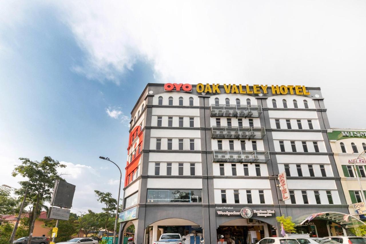 ג'והור בהרו Oyo 430 Oak Valley Boutique Hotel מראה חיצוני תמונה