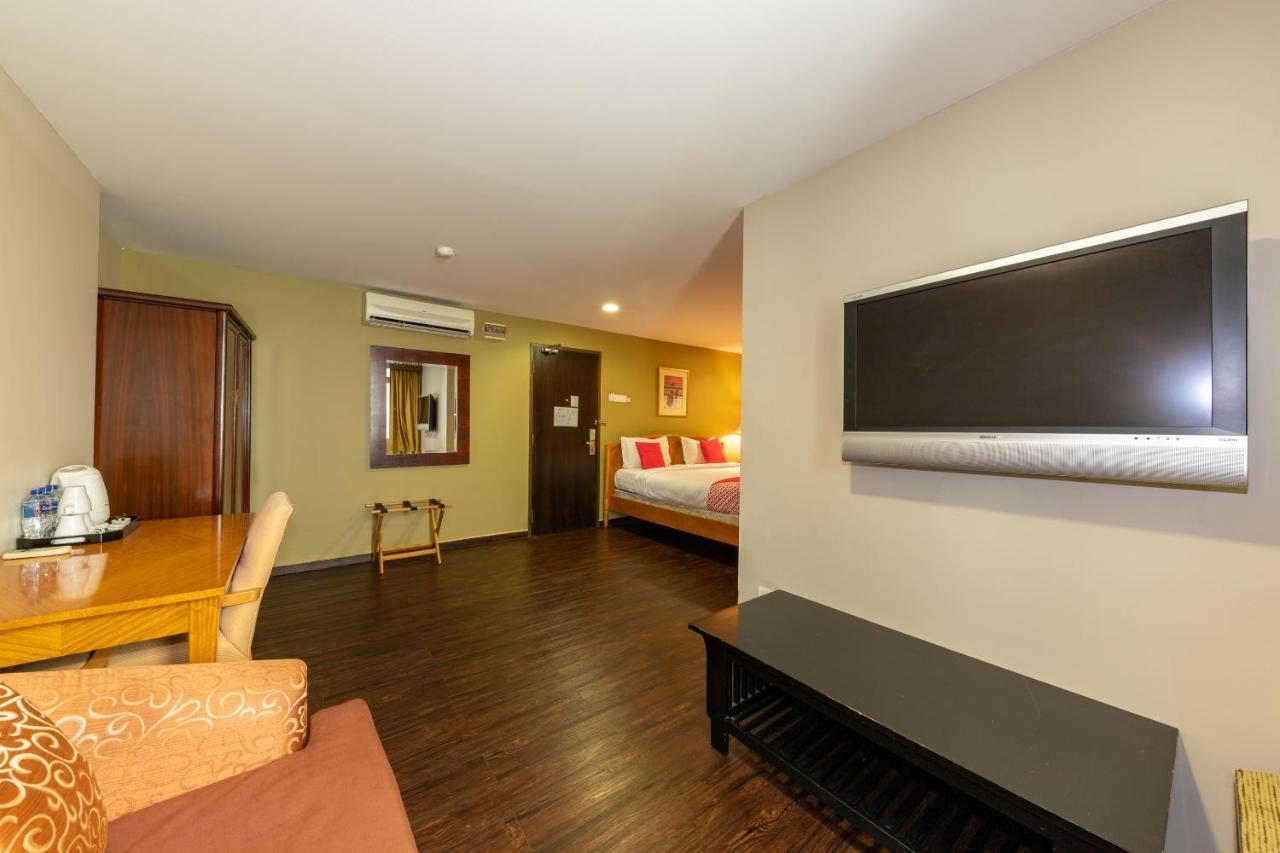 ג'והור בהרו Oyo 430 Oak Valley Boutique Hotel מראה חיצוני תמונה