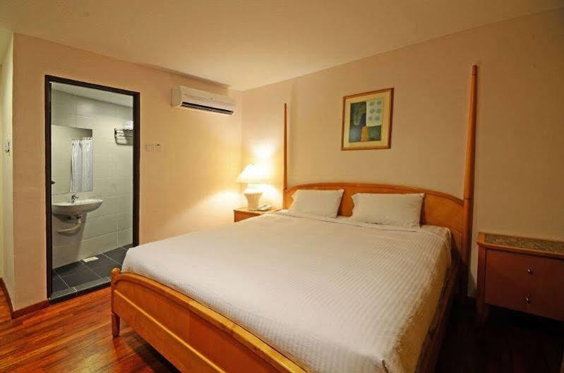 ג'והור בהרו Oyo 430 Oak Valley Boutique Hotel מראה חיצוני תמונה